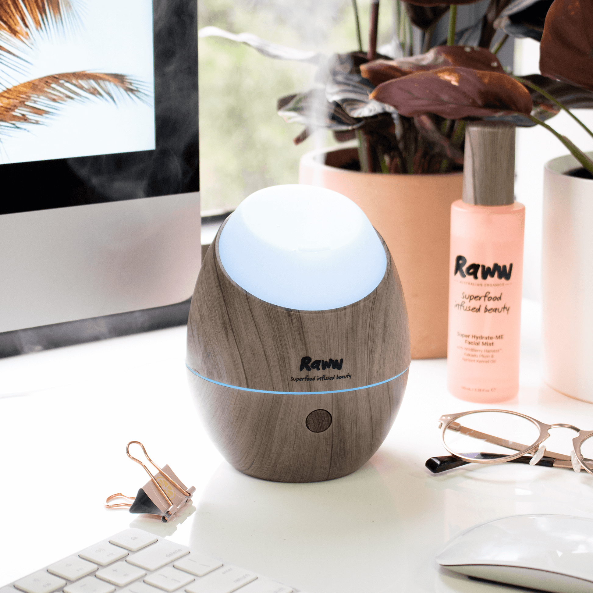 Small Ultrasonic Aroma Diffuser (USB) | RAWW Cosmetics | Lifestyle 01