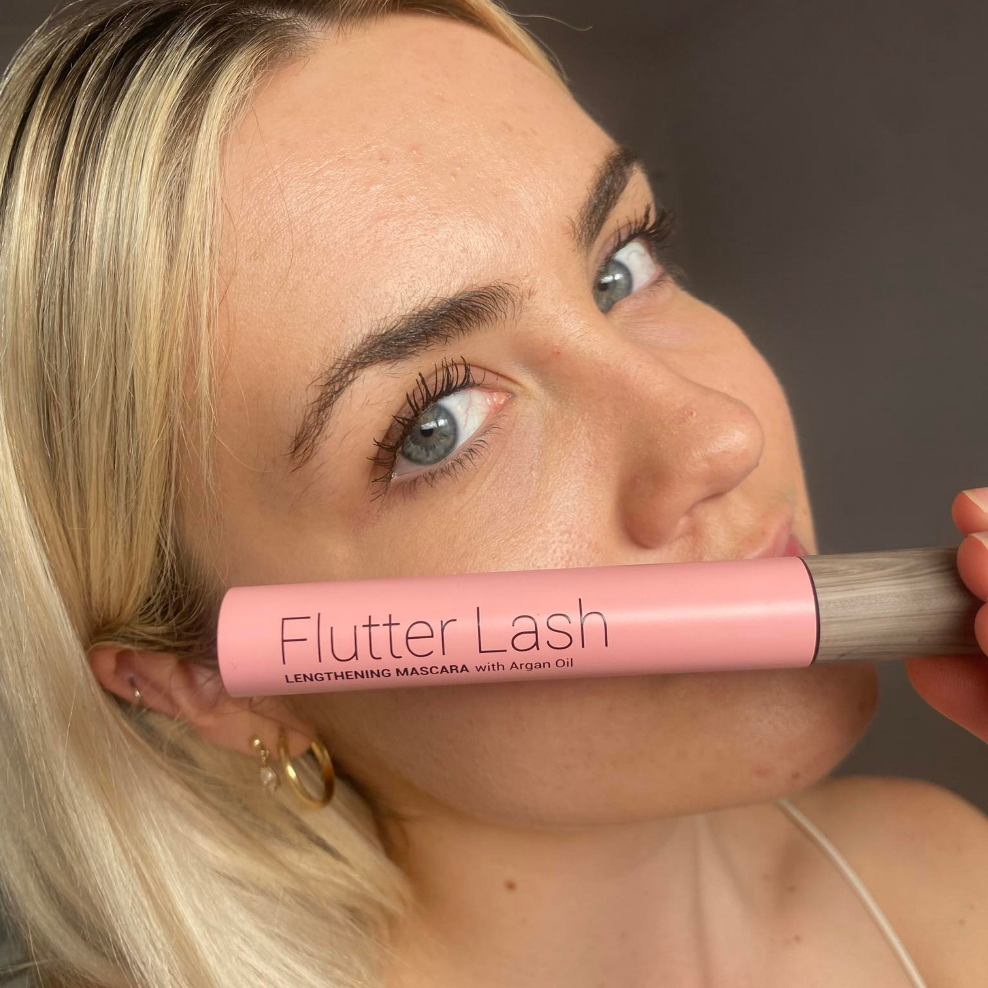 Flutter Lash Lengthening Mascara | RAWW Cosmetics | Model