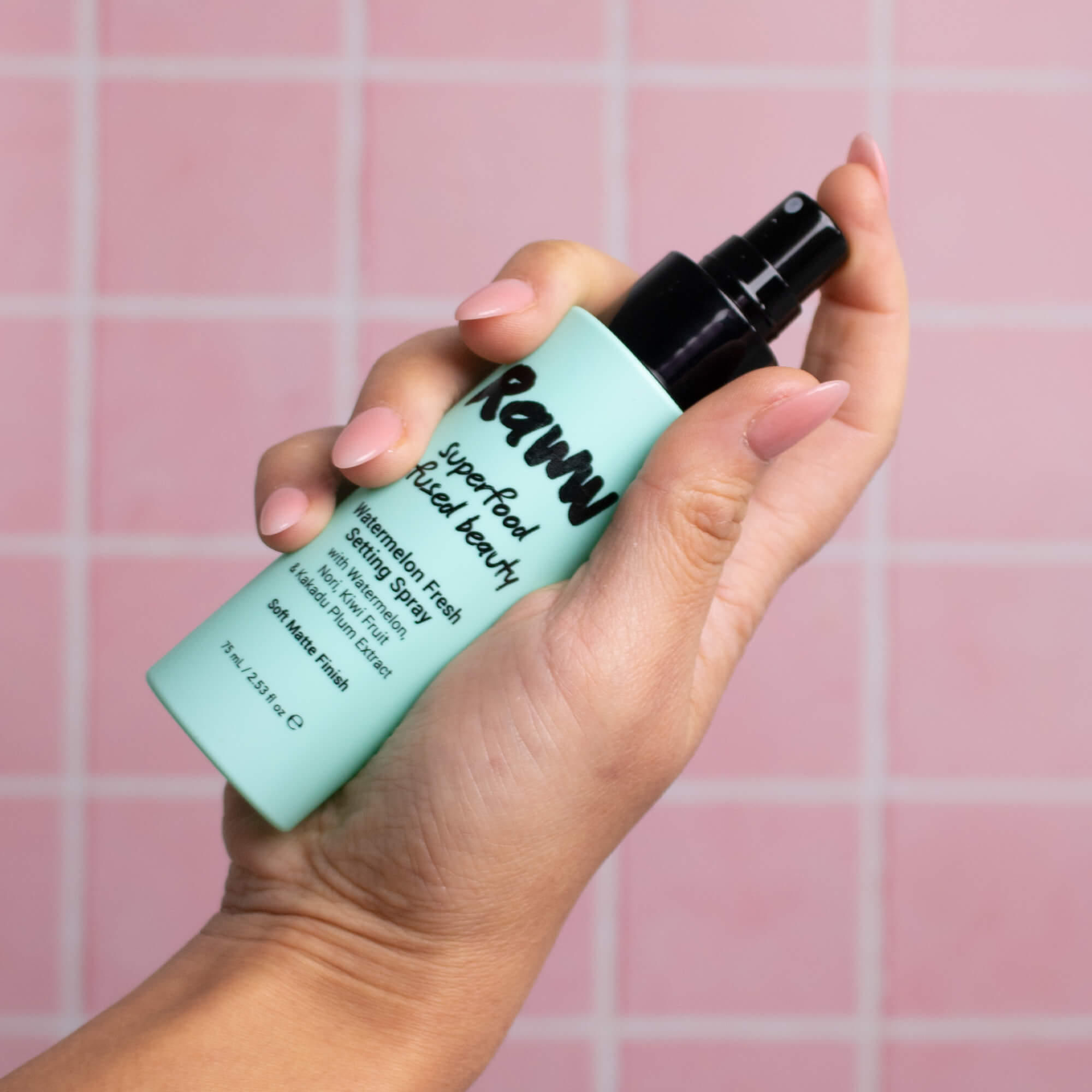 Watermelon Fresh Setting Spray | RAWW Cosmetics | Lifestyle 03