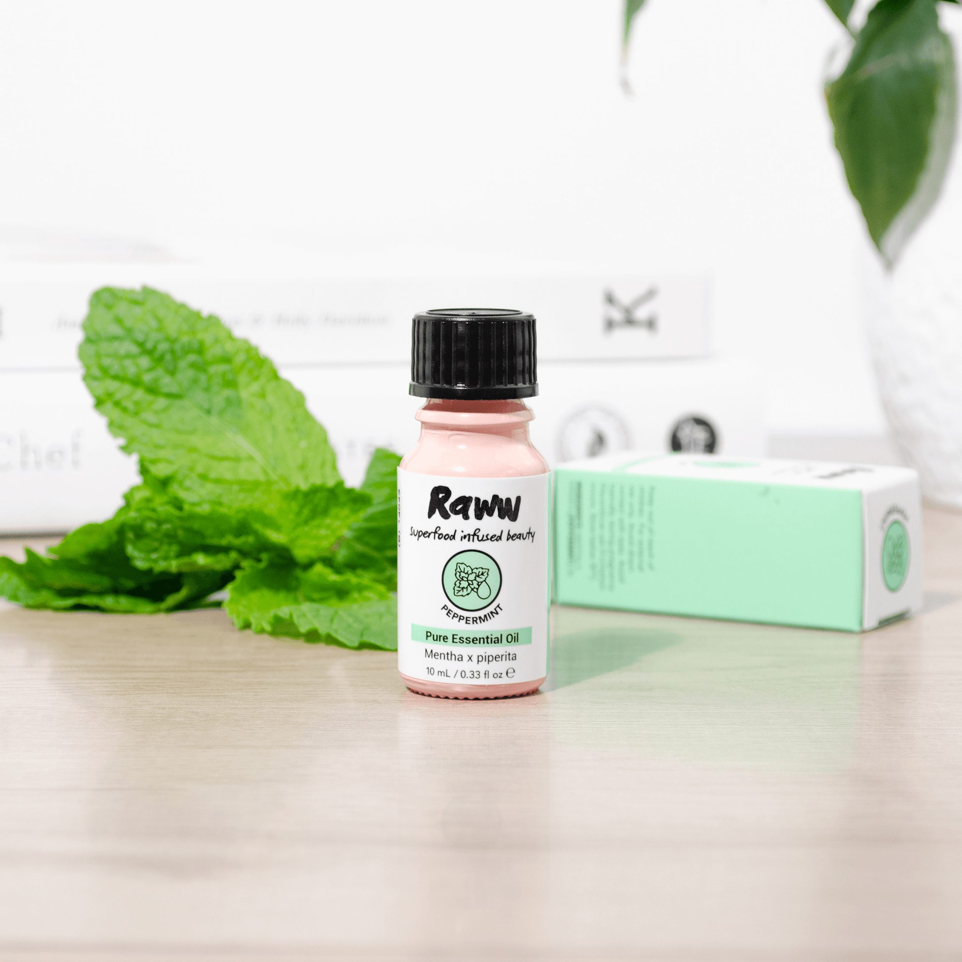 Peppermint Pure Essential Oil | RAWW Cosmetics | Lifestyle 01