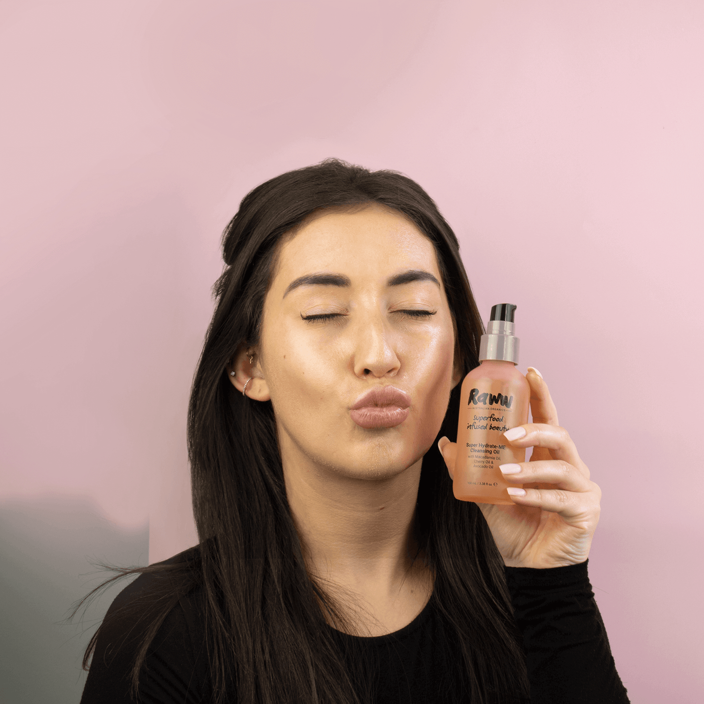 Super Hydrate-ME Cleansing Oil | RAWW Cosmetics | Lifestyle 02