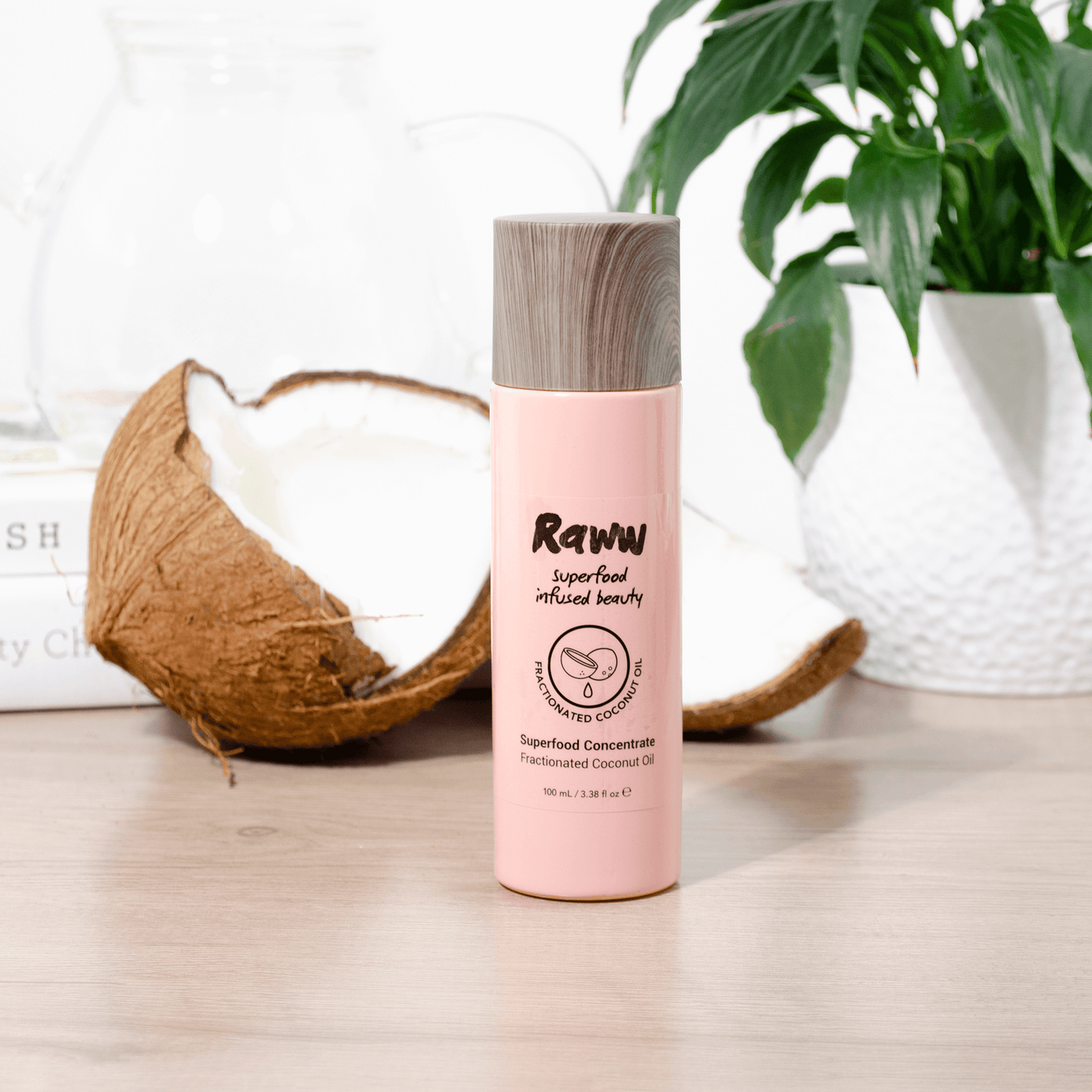 Superfood Concentrate Fractionated Coconut Oil | RAWW Cosmetics | Lifestyle 01